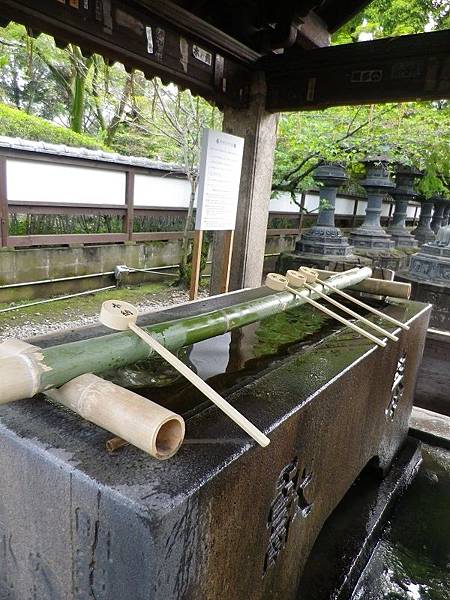 【遊】日本東京★上野公園(東照宮、花園稻荷神社、不忍池)+阿美橫丁(二木の菓子買伴手禮)★地鐵上野站。自由行