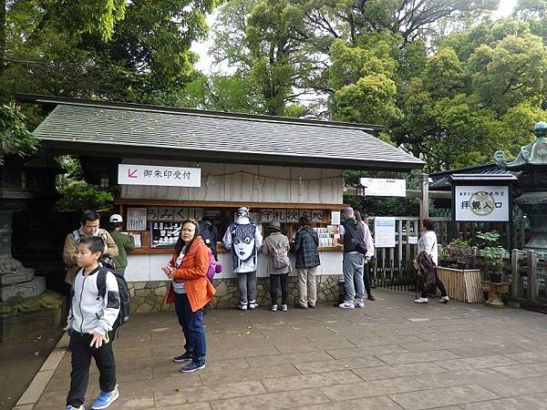 【遊】日本東京★上野公園(東照宮、花園稻荷神社、不忍池)+阿美橫丁(二木の菓子買伴手禮)★地鐵上野站。自由行