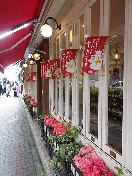 【遊】日本東京★銀座(逛街購物)+和光百貨本館鐘塔+歌舞伎座+築地本院+築地市場(大型魚市場，美食小吃等你來)★地鐵銀座、築地市場。自由行