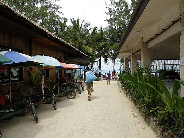 【2013遊】菲律賓長灘島★Boracay沙灘海景。長灘島大街。d mall plaza逛街買伴手禮★海島。自助旅行