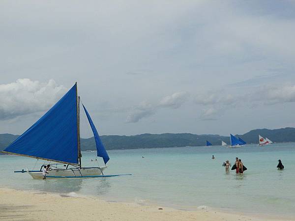 【2013遊】菲律賓長灘島★Boracay沙灘海景。長灘島大街。d mall plaza逛街買伴手禮★海島。自助旅行