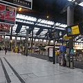 里昂車站(Paris Gare de Lyon)也算是一個滿大的轉運站