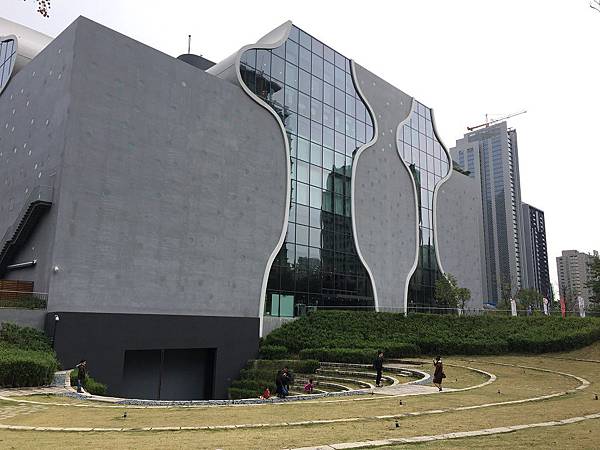 【樂】台中★台中國家歌劇院National Taichung Theater★自然流動的建築空間。藝術文創視覺享受