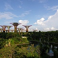 【遊】新加坡★螺旋橋The Helix Bridge。金沙購物廣場The Shopper at Marina Bay Sands★搭地鐵旅行。自助行程。自由行