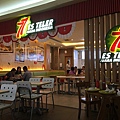 【食】印尼雅加達★ES TELER 77 JUARA INDONESIA★印尼麵食。平價麵食餐館