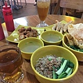 【食】印尼雅加達★ES TELER 77 JUARA INDONESIA★印尼麵食。平價麵食餐館