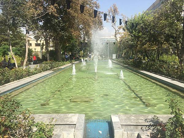 【遊】伊朗德黑蘭★古列斯坦宮Golestan Palace。市集Reza Great Bazaar★Iran。Tehran。伊朗自由行。德黑蘭景點