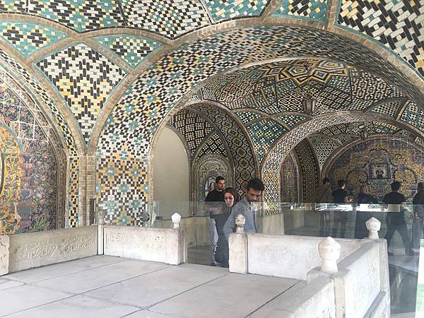 【遊】伊朗德黑蘭★古列斯坦宮Golestan Palace。市集Reza Great Bazaar★Iran。Tehran。伊朗自由行。德黑蘭景點