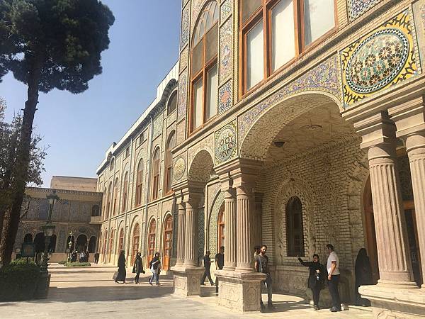 【遊】伊朗德黑蘭★古列斯坦宮Golestan Palace。市集Reza Great Bazaar★Iran。Tehran。伊朗自由行。德黑蘭景點