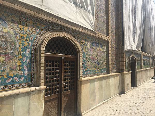 【遊】伊朗德黑蘭★古列斯坦宮Golestan Palace。市集Reza Great Bazaar★Iran。Tehran。伊朗自由行。德黑蘭景點