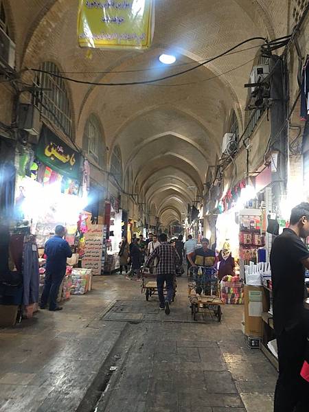 【遊】伊朗德黑蘭★古列斯坦宮Golestan Palace。市集Reza Great Bazaar★Iran。Tehran。伊朗自由行。德黑蘭景點