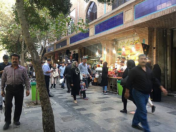 【遊】伊朗德黑蘭★古列斯坦宮Golestan Palace。市集Reza Great Bazaar★Iran。Tehran。伊朗自由行。德黑蘭景點