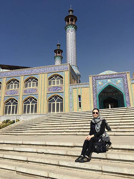 【遊】伊朗德黑蘭★清真寺Mosque of Khorramshahr。自然橋Tabiat Bridge。默德塔Milad Tower★伊朗自由行。德黑蘭景點