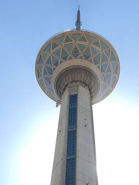 【遊】伊朗德黑蘭★清真寺Mosque of Khorramshahr。自然橋Tabiat Bridge。默德塔Milad Tower★伊朗自由行。德黑蘭景點