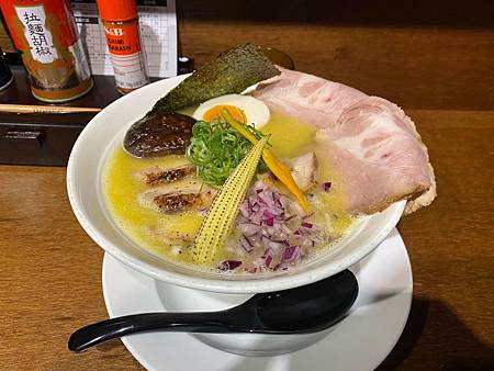 Fw: [食記] 高雄 新興 一本拉麵本店 新堀江 雞白湯