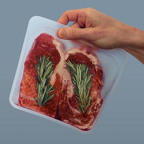DSC01616-stasher-bag-in-hand-2-steaks_1.jpg DSC01616-stasher-bag-in-hand-2-steaks_1.jpg