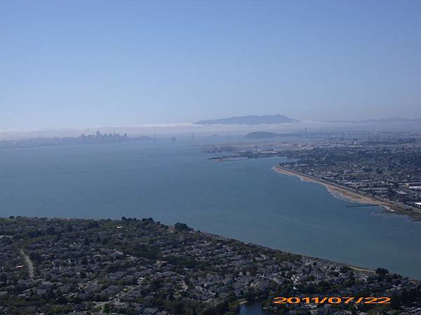 11-0722-08-Oakland 和遠方的舊金山.JPG