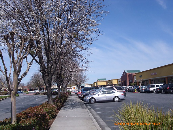 Gilroy Outlet 02.JPG