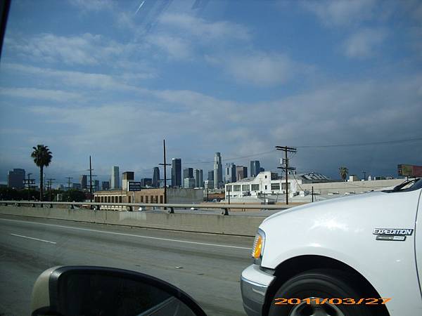 LA downtown from Hwy 2.JPG