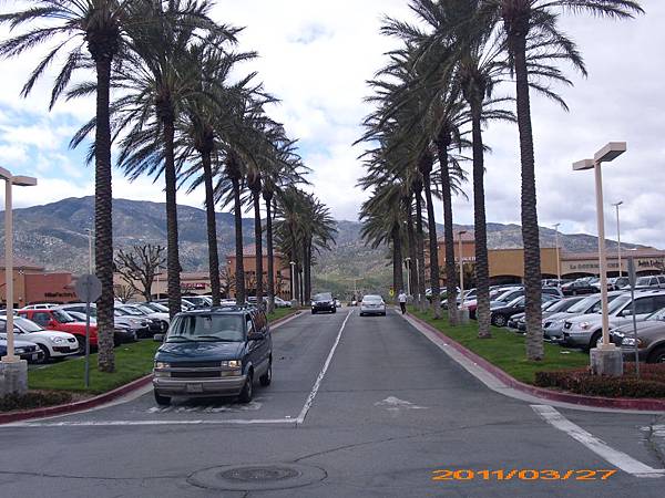 Desert Hill Outlet 17.JPG