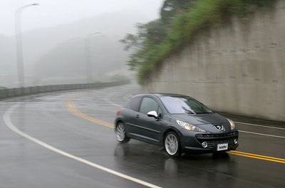 Peugeot  207GTi 三01