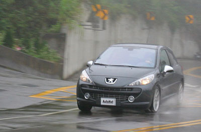 Peugeot  207GTi 三02