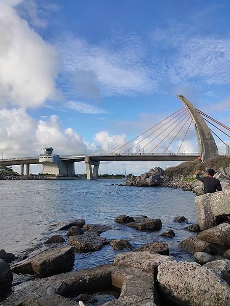橋下堤岸看跨海大橋2