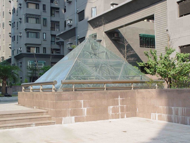 台中市玻璃金字塔 Heretic 痞客邦 台中市玻璃金字塔 Heretic 痞客邦