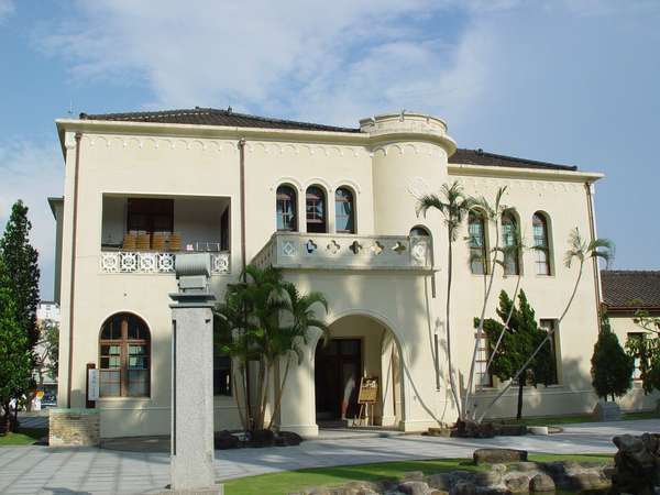 Re: [新聞］中興堂閒置 評估做電競館或拆除