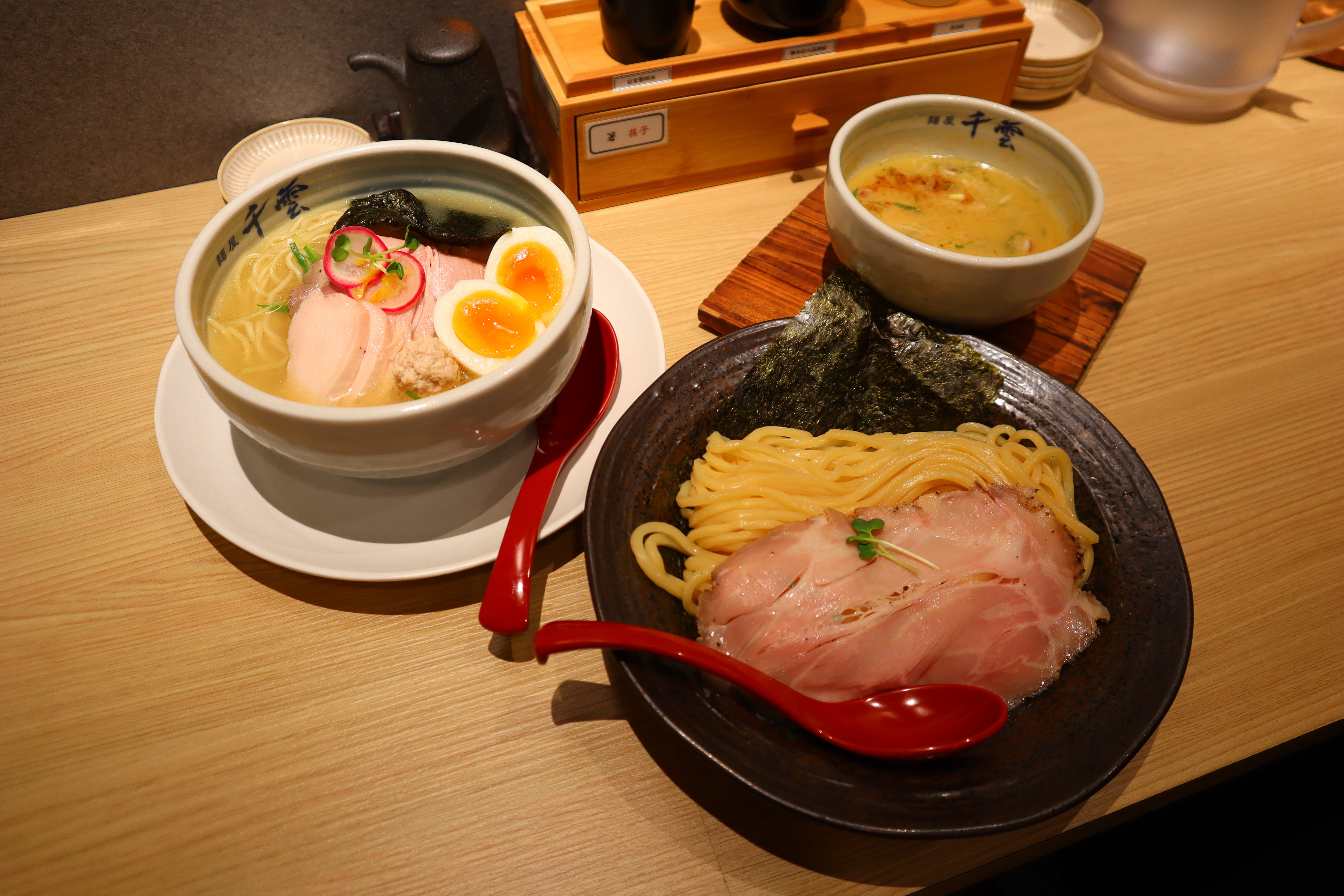 (台北中正美食)麺屋千雲-Chikumo-光華店，主打雞白湯