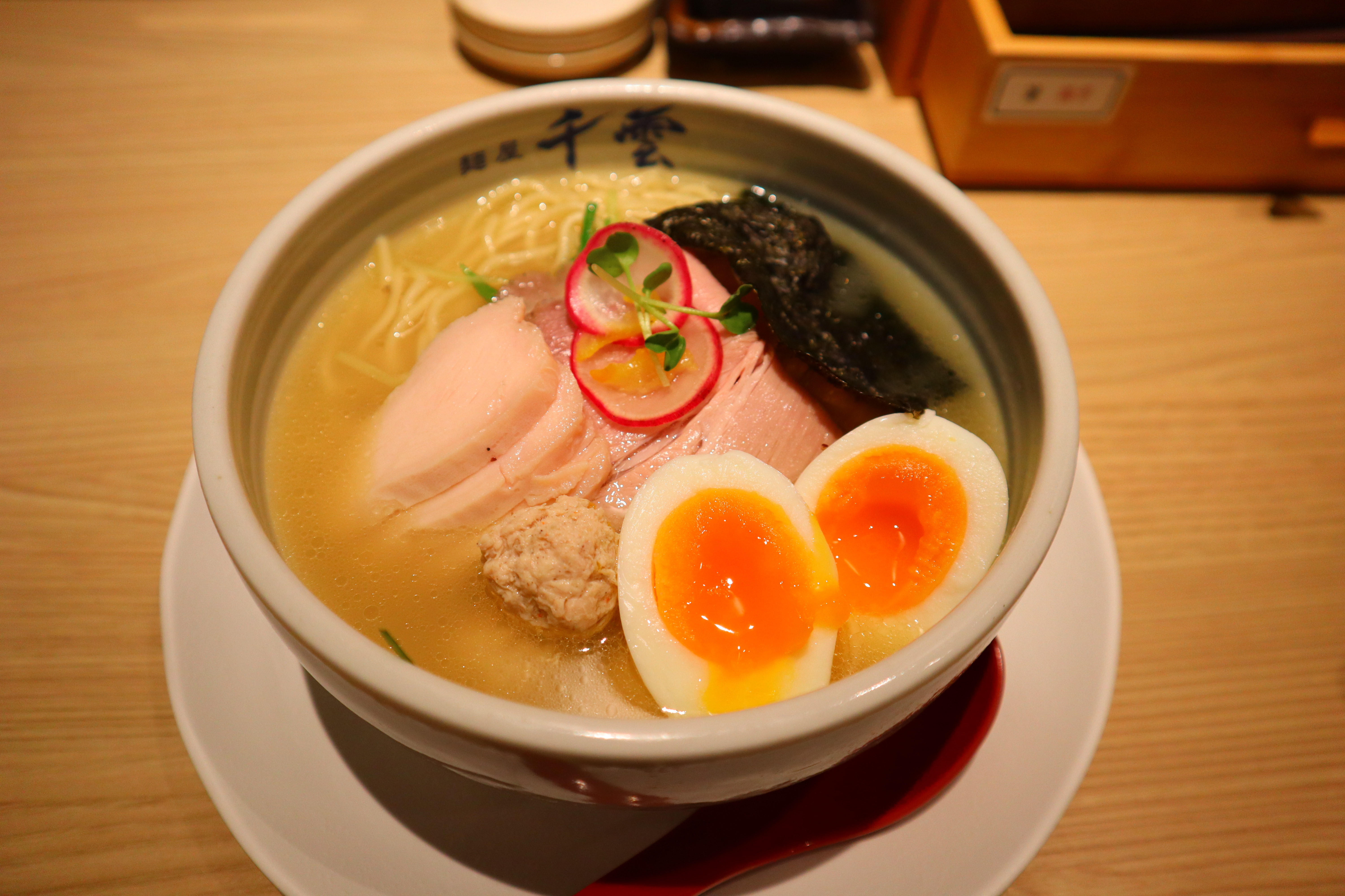 (台北中正美食)麺屋千雲-Chikumo-光華店，主打雞白湯