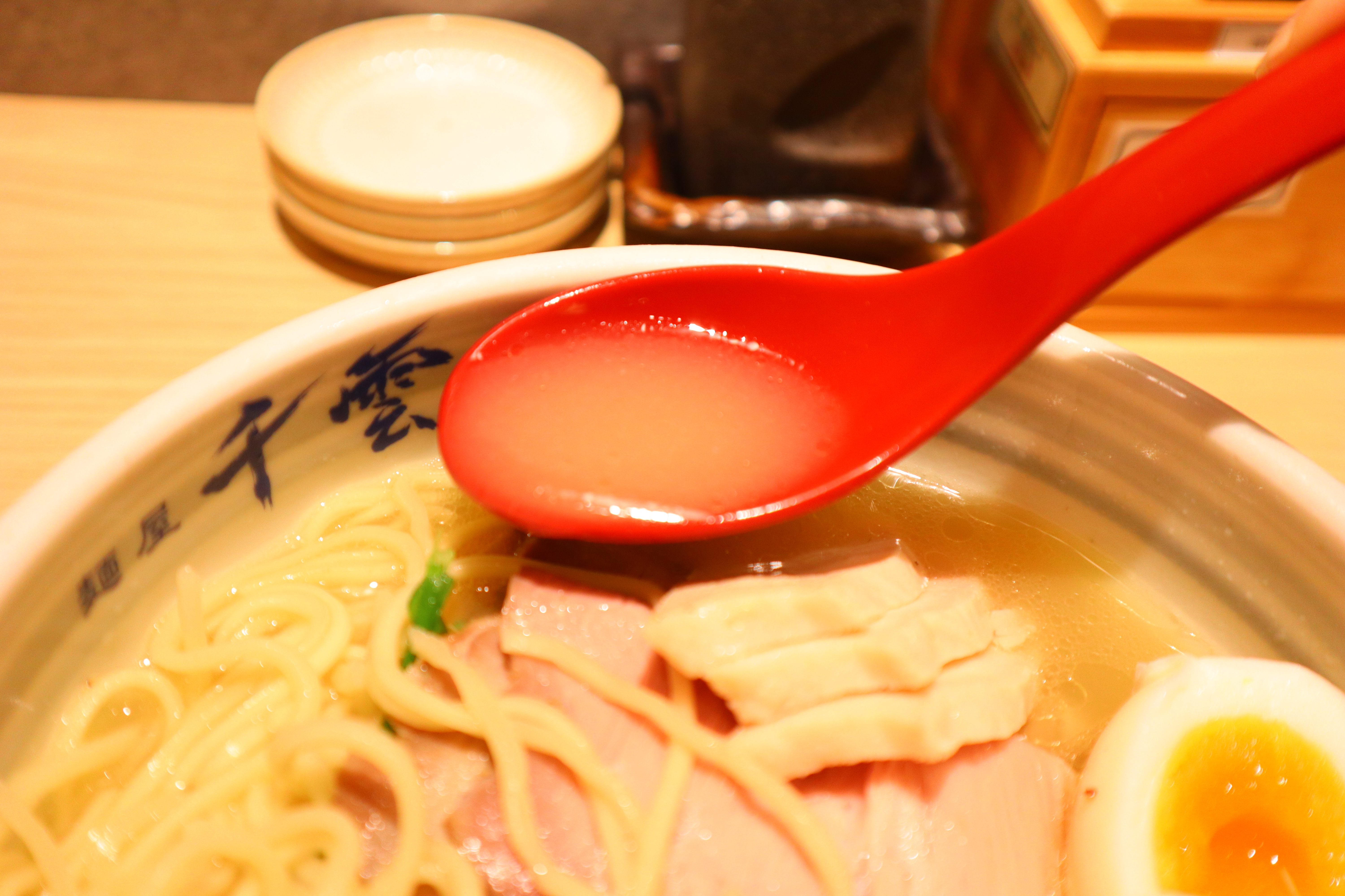 (台北中正美食)麺屋千雲-Chikumo-光華店，主打雞白湯