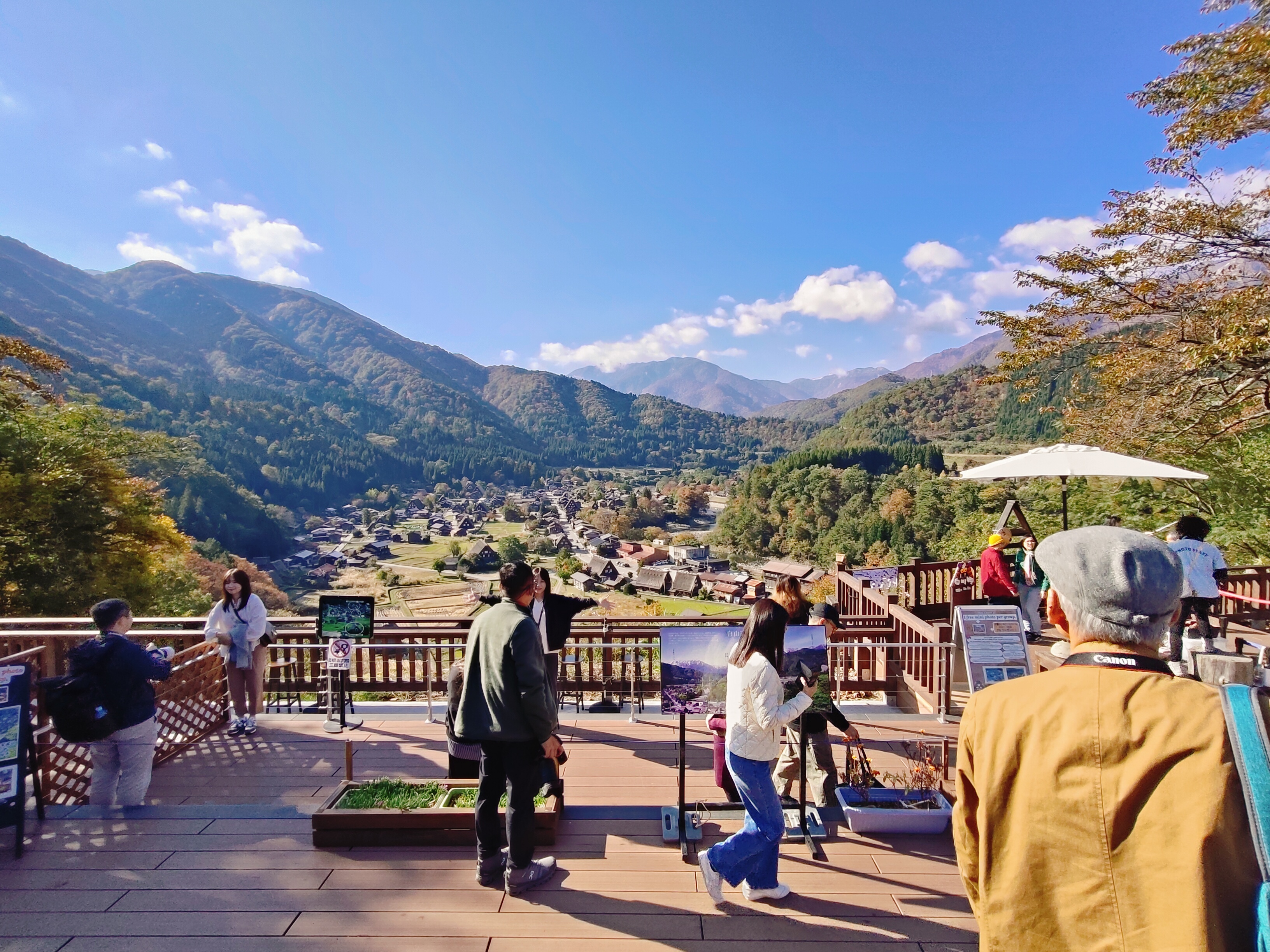 (日本岐阜白川鄉景點)天守閣展望台，輕鬆鳥瞰整個白川鄉合掌村