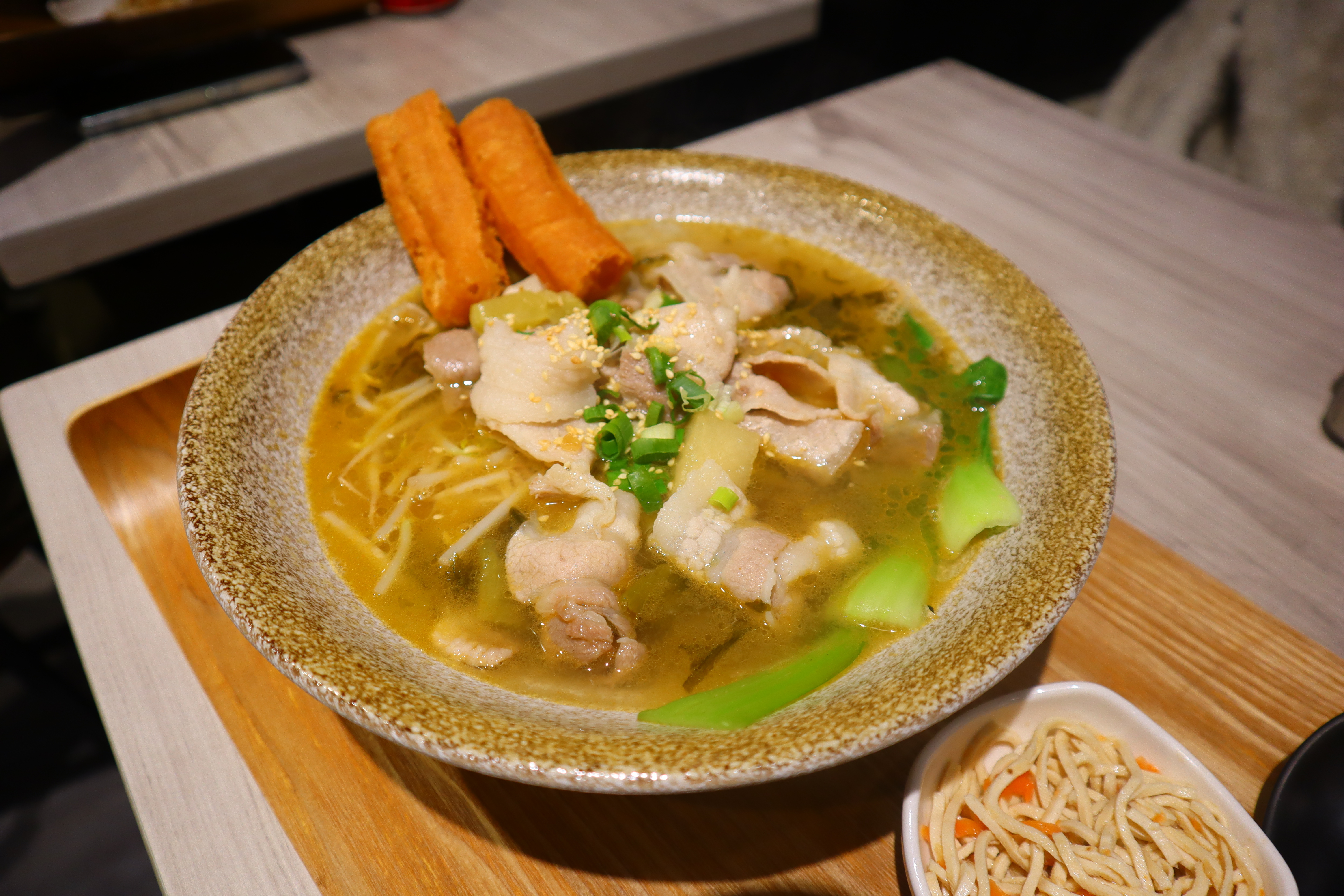 (新北板橋美食)韓酸菜魚麵館，一個人也可以吃的酸菜魚，