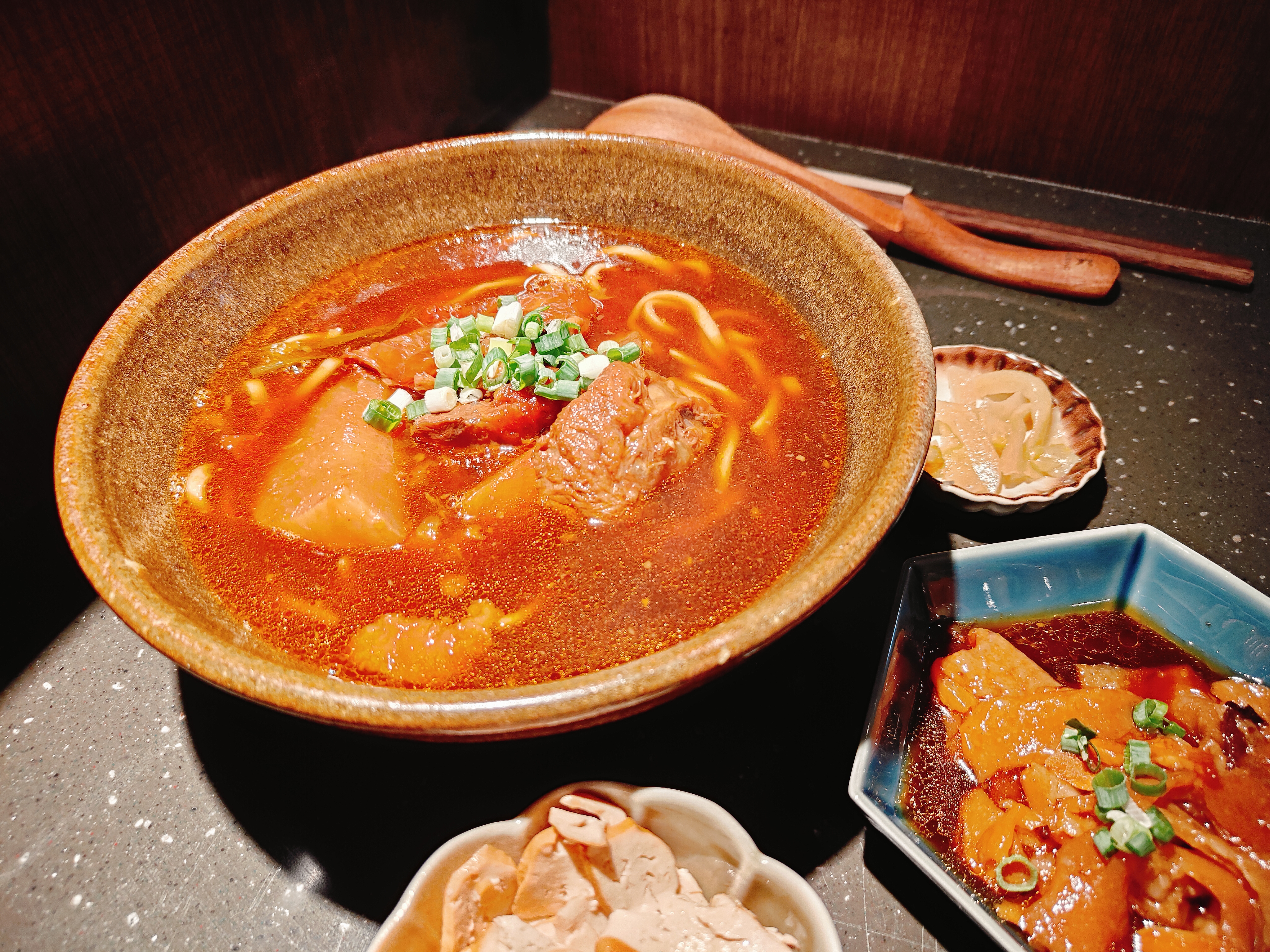 (台北萬華西門餐廳)門前隱味牛肉麵 西門漢口，有著最難預約之