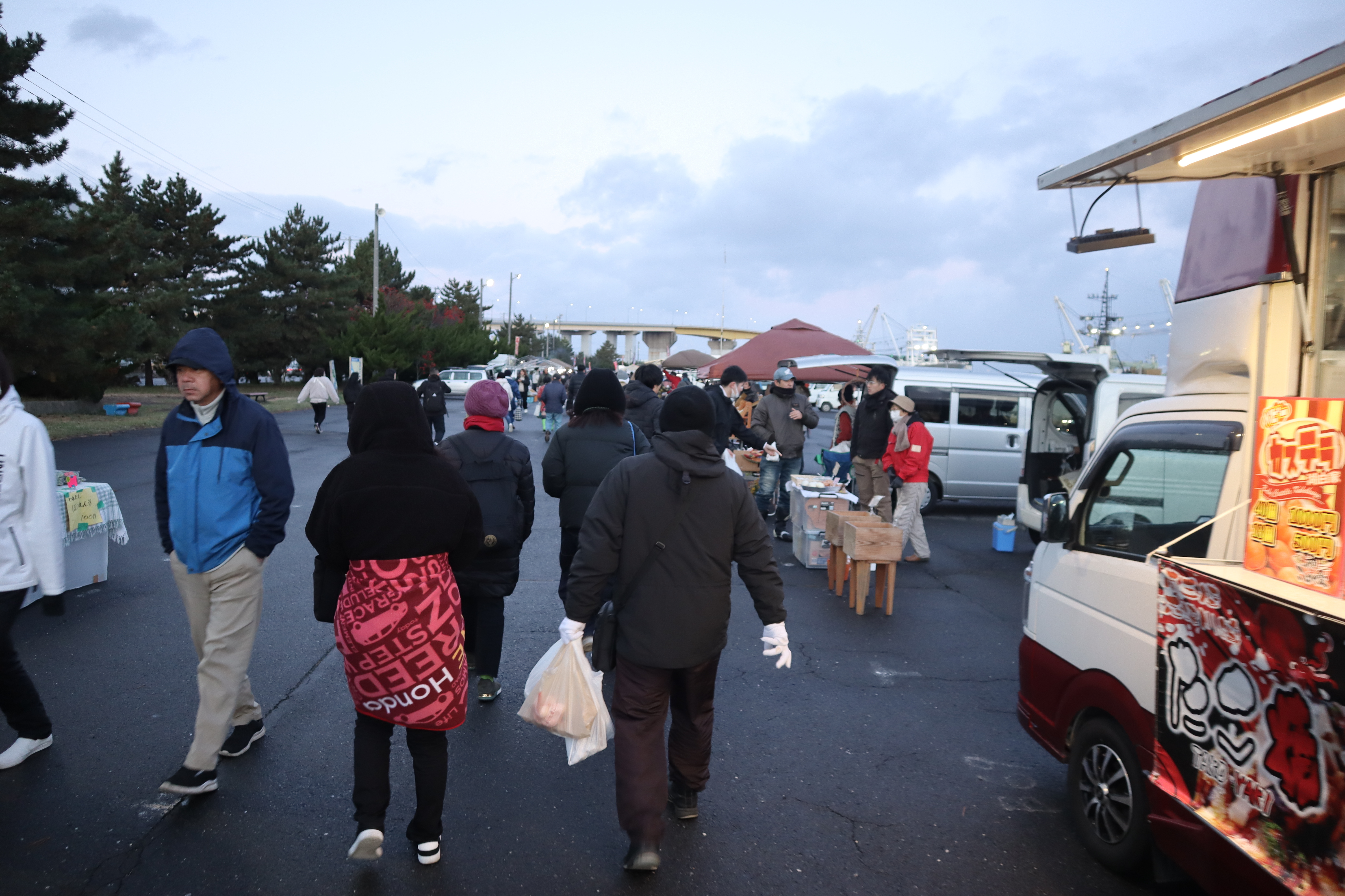 (日本青森旅遊)館鼻岸壁早市，日本最大且最熱鬧的星期天朝市，