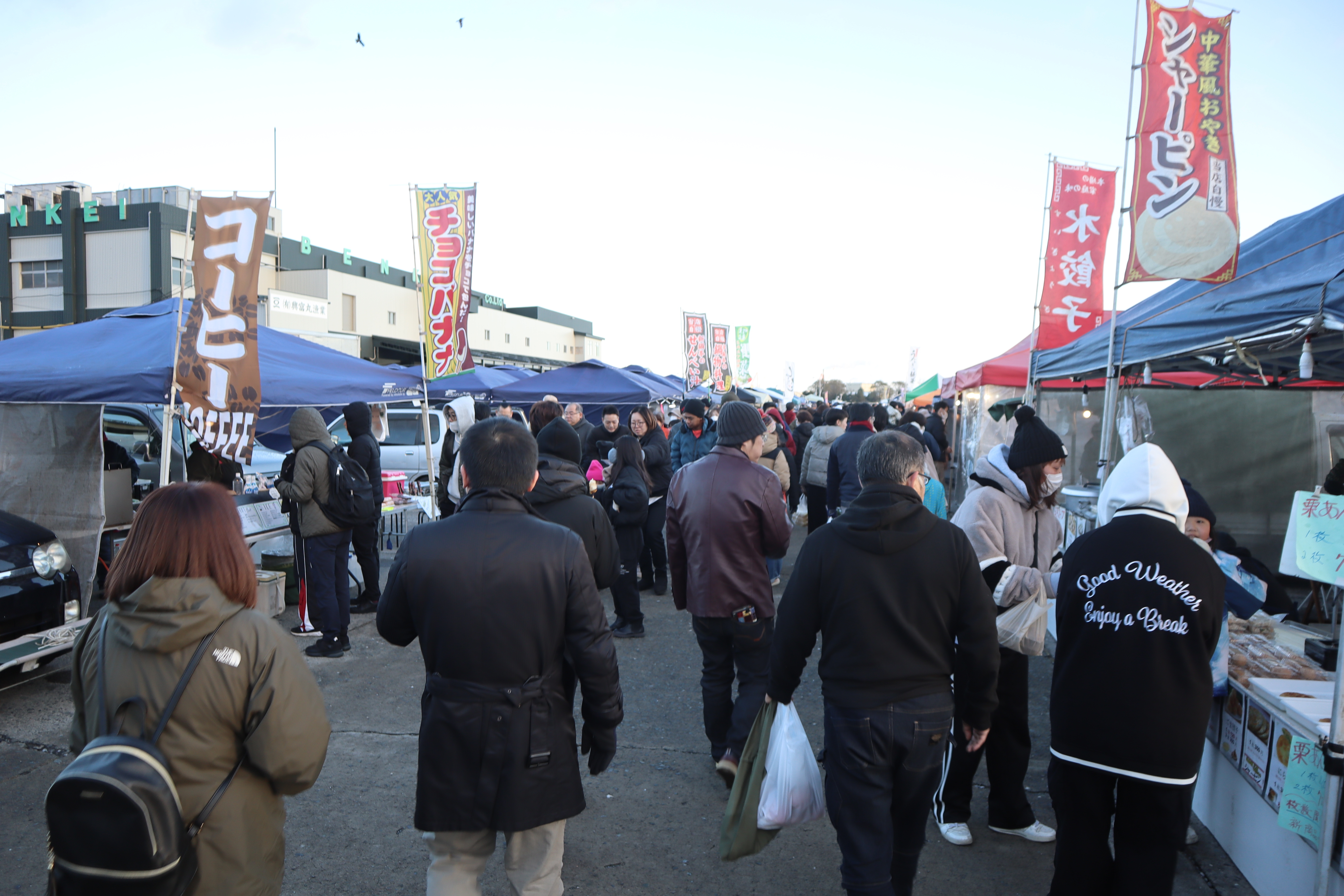 (日本青森旅遊)館鼻岸壁早市，日本最大且最熱鬧的星期天朝市，