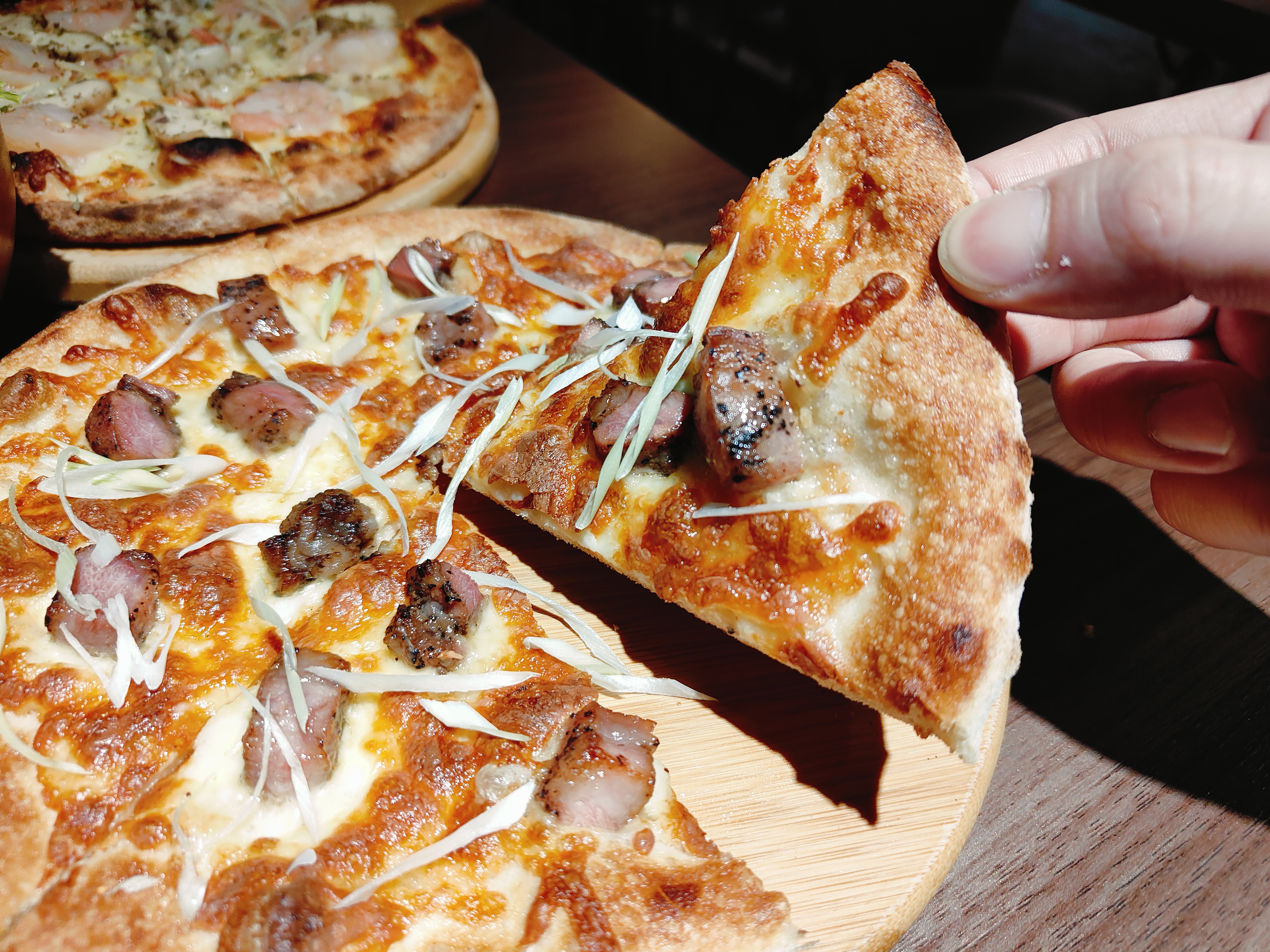 新北板橋美食-三十人森 手工窯烤披薩,原來板橋也有一個人也可以吃手工窯烤披薩,餐點現點現做。披薩size從8~10吋。口味多種選擇且特別!-Nash's Wonderland