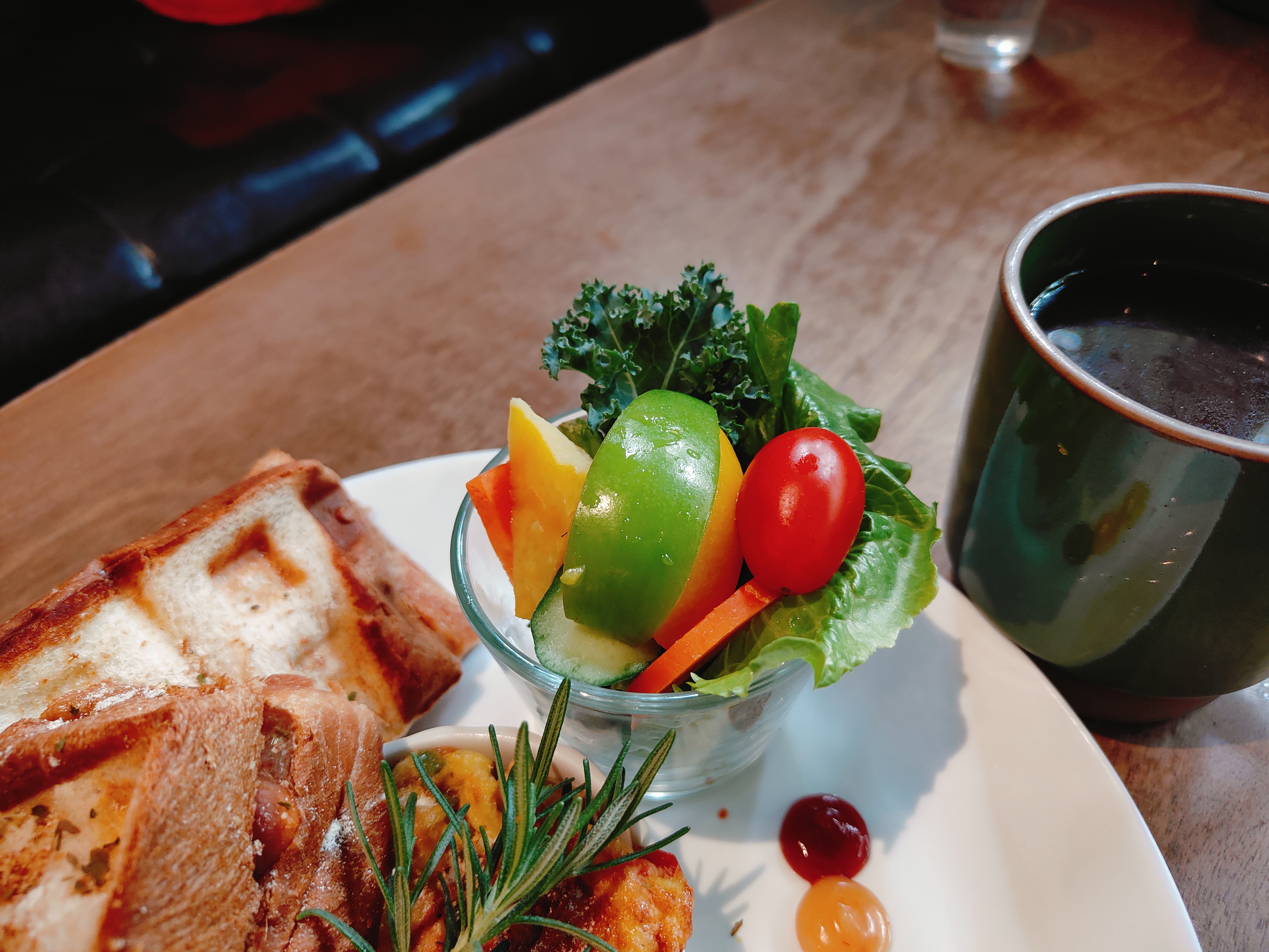 (台北萬華西門美食)貳拾陸巷 Somebody Cafe，叢