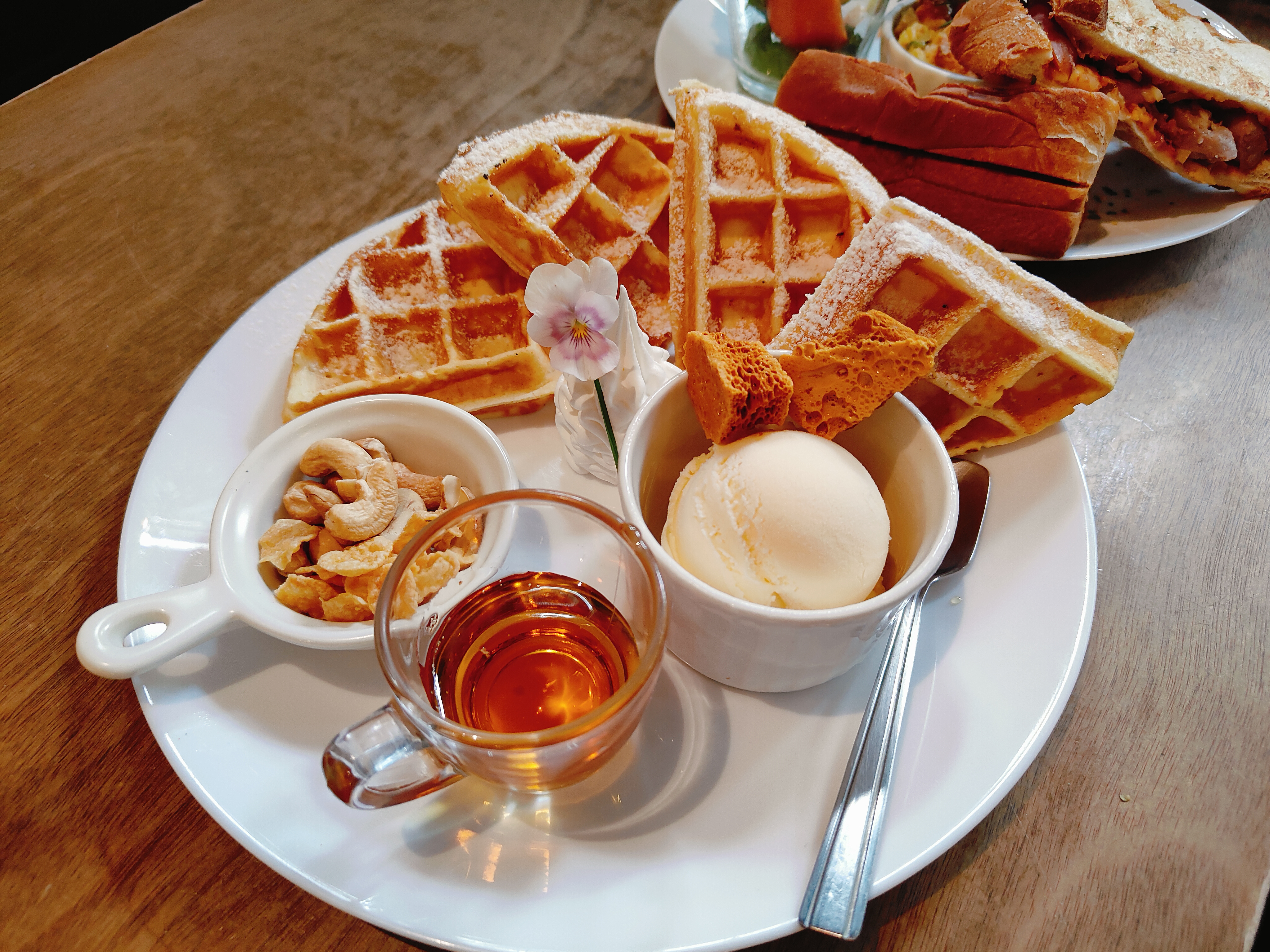 (台北萬華西門美食)貳拾陸巷 Somebody Cafe，叢