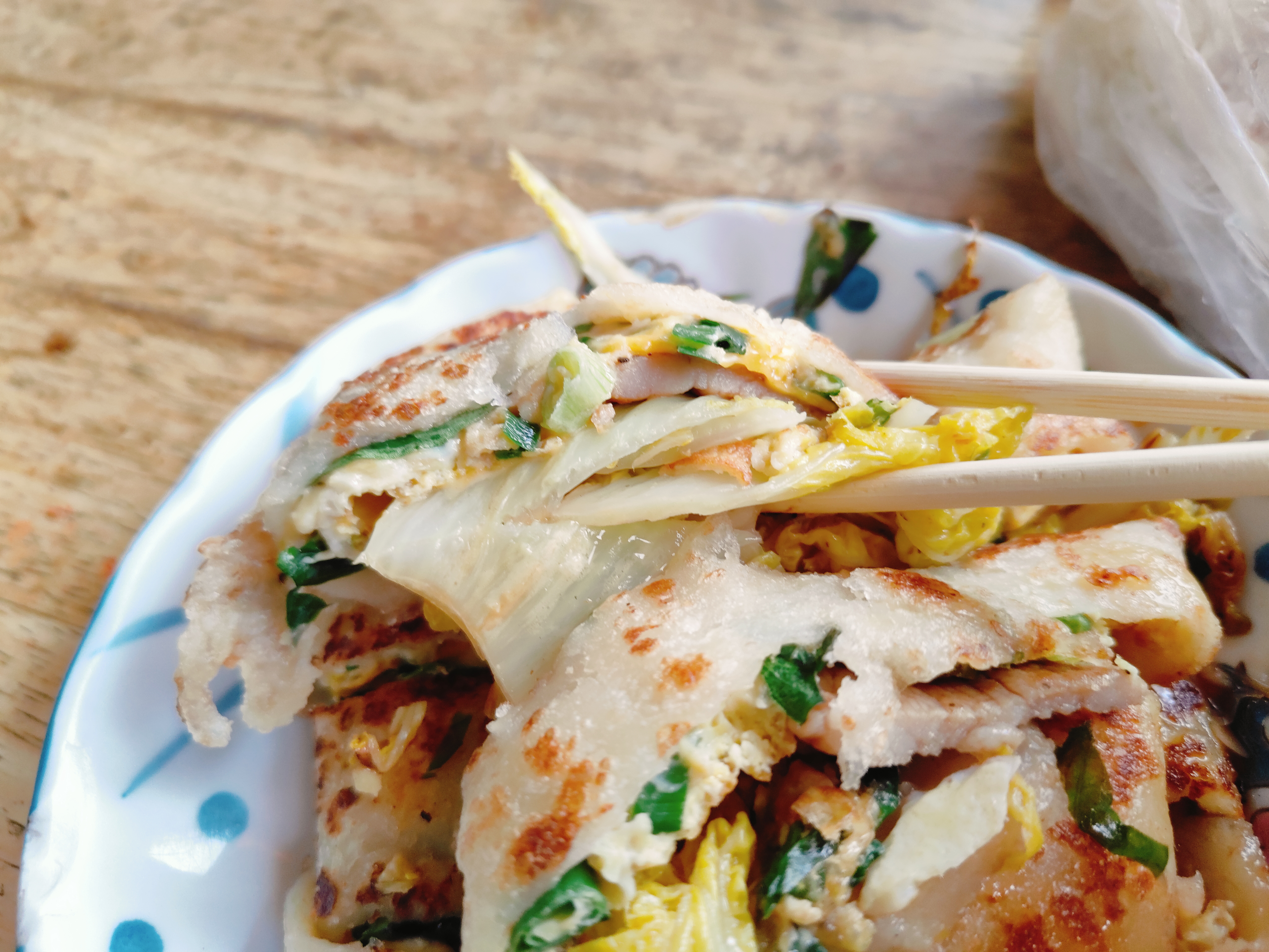 (新北板橋餐廳)吳鳳路傳統豆漿店，超過50種蛋餅口味選擇。
