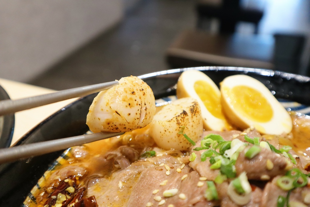 (新北新莊餐廳)二春外鍋燒專賣店新莊店，主打多樣湯頭與豐富配