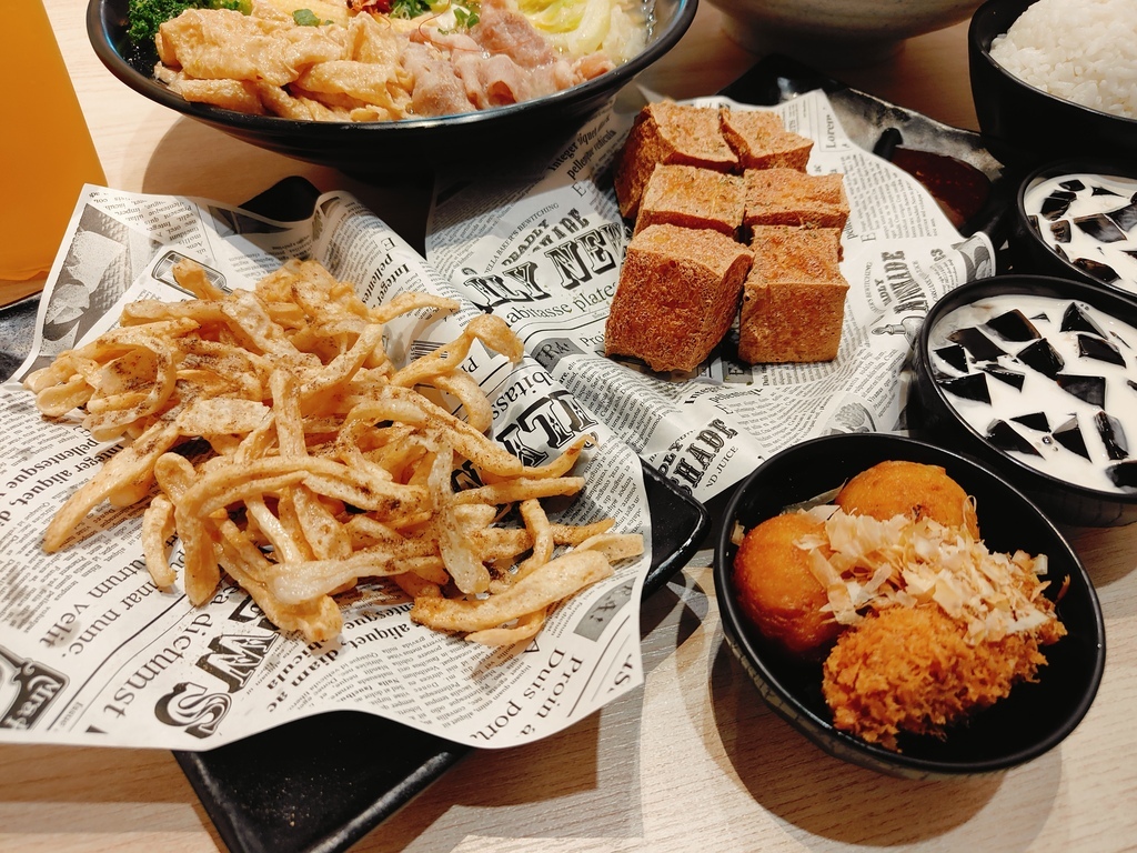 (新北新莊餐廳)二春外鍋燒專賣店新莊店，主打多樣湯頭與豐富配