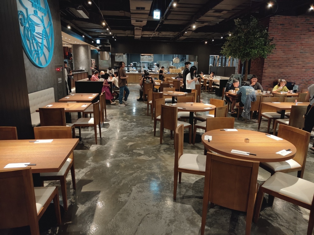 (新北新莊餐廳)村民食堂廚窗港點 新莊i-Tower店，