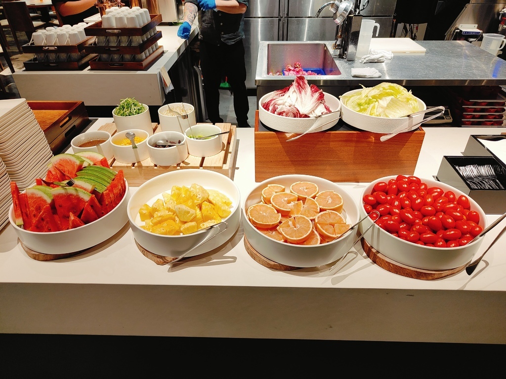 (新北新莊餐廳)村民食堂廚窗港點 新莊i-Tower店，