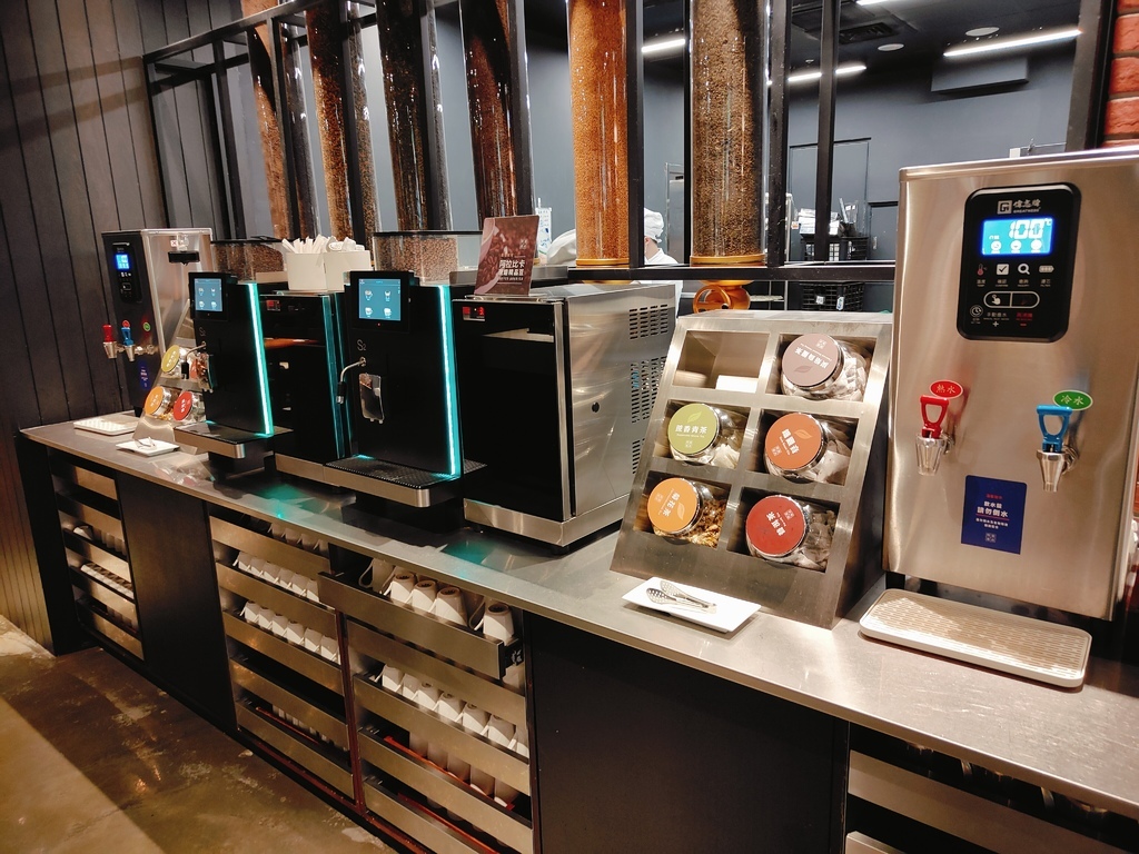(新北新莊餐廳)村民食堂廚窗港點 新莊i-Tower店，