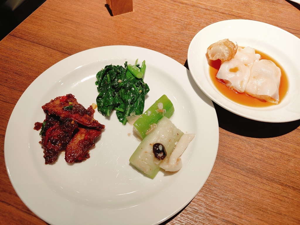 (新北新莊餐廳)村民食堂廚窗港點 新莊i-Tower店，