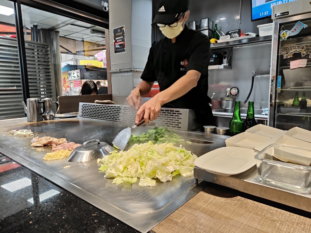 (新北新莊餐廳)松阪屋鐵板燒，從新莊中正路搬家到建中街~環境