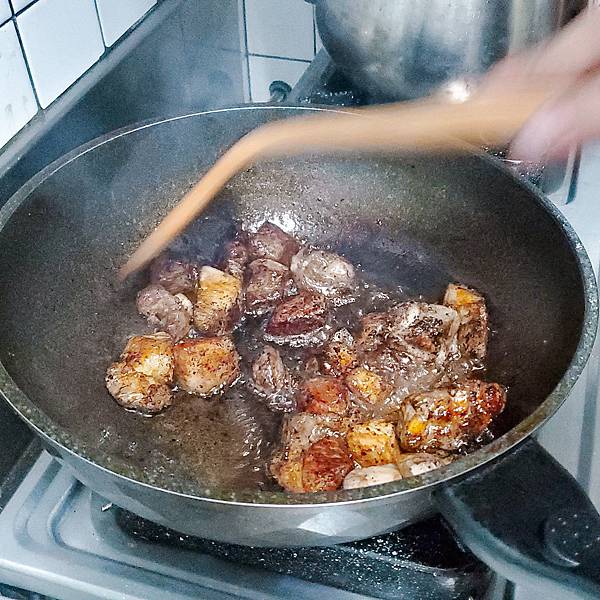紅燒豬肉排骨麵 作法