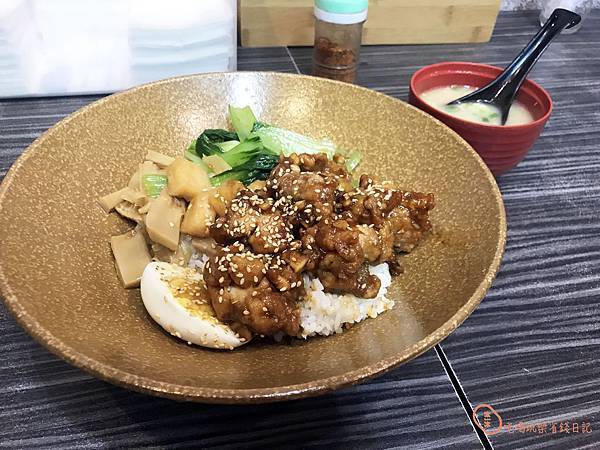 三重村岡屋生魚丼飯9.jpg